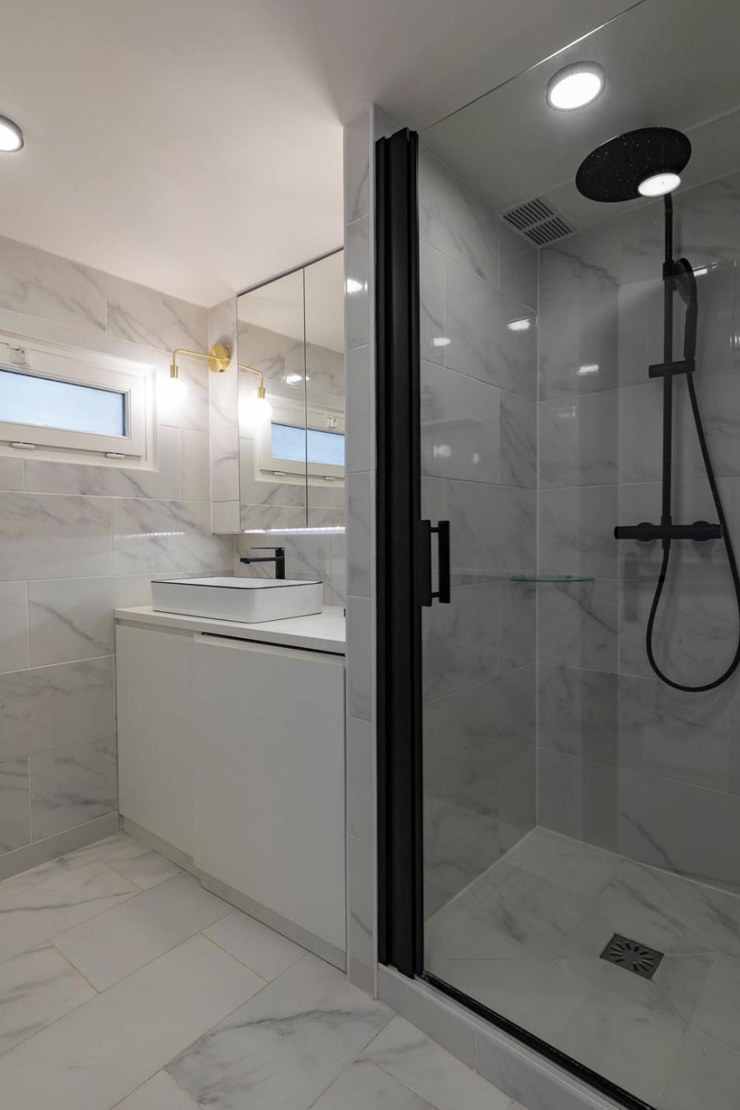Charming Newly Renovated In The Heart Of St Germain Des Pres Appartement Parijs